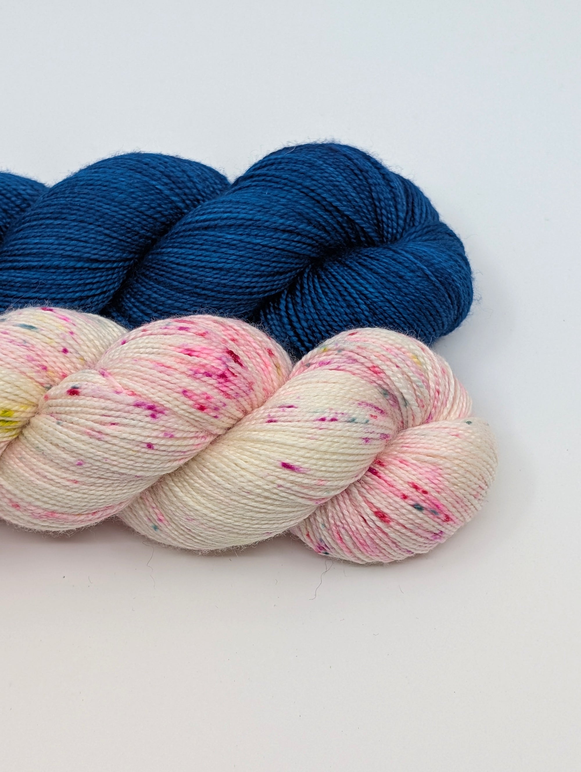 Colossal Fluff Up Kits (KNIT) for LYS Day 2026