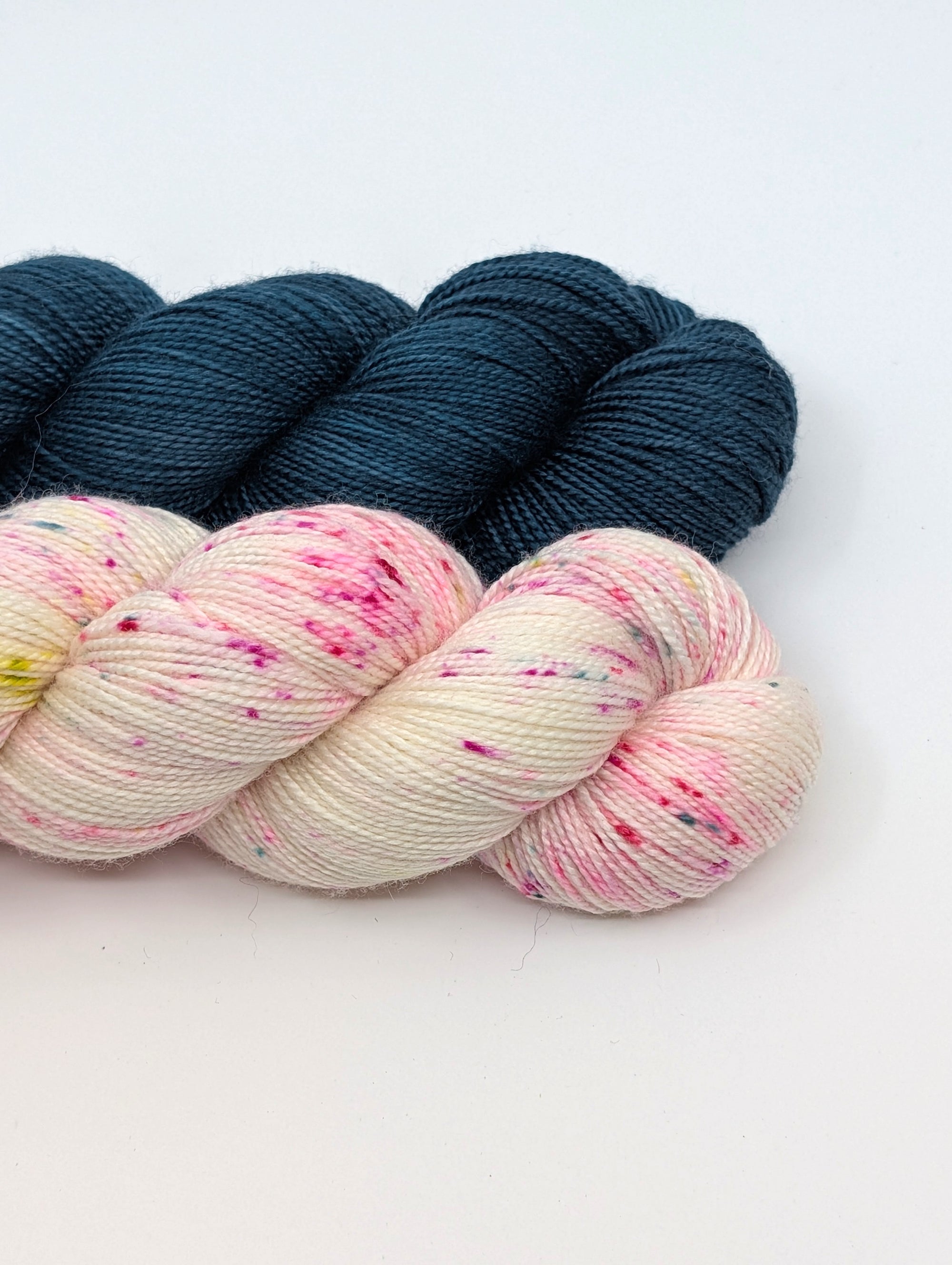 Colossal Fluff Up Kits (KNIT) for LYS Day 2026