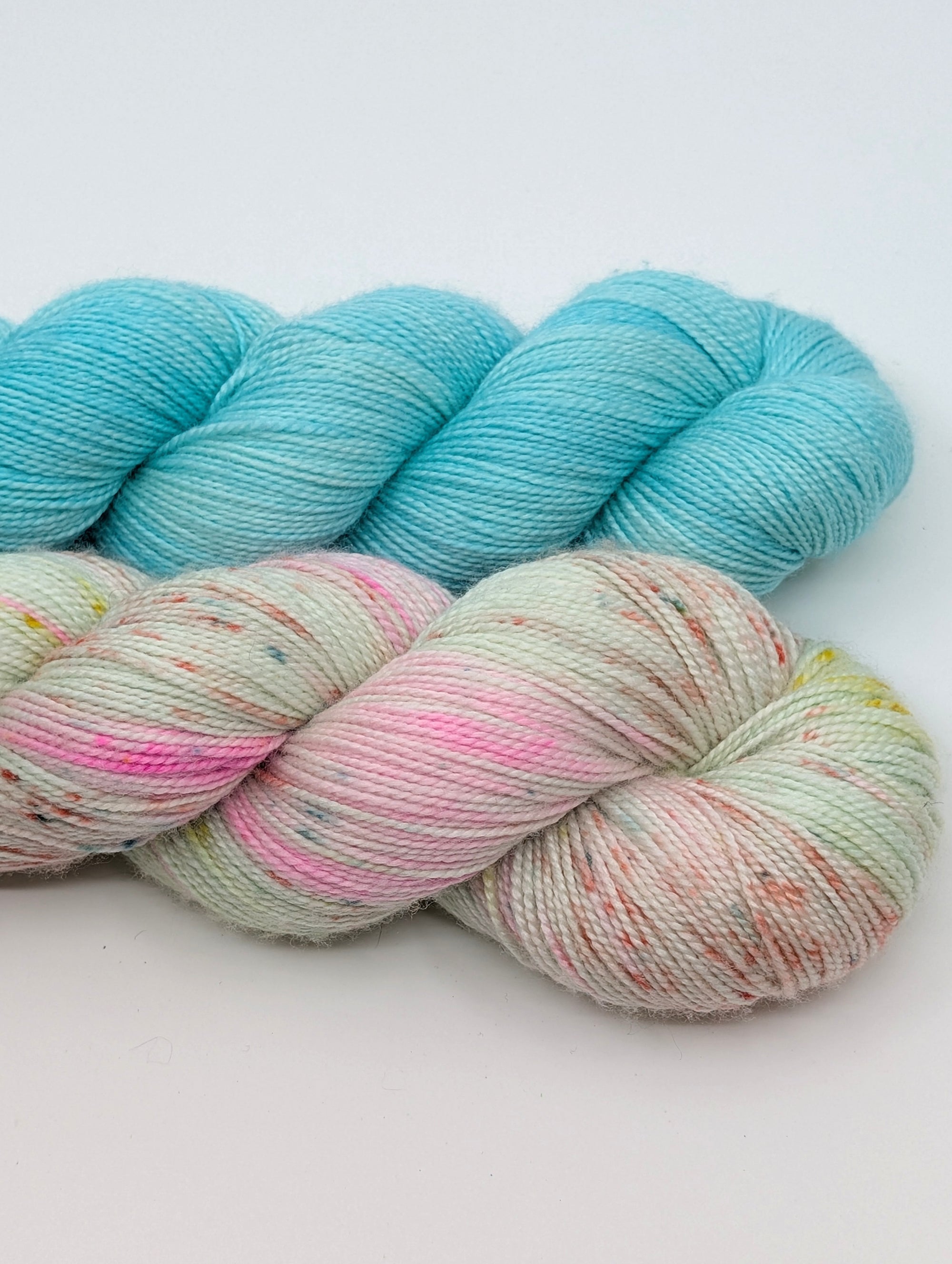Colossal Fluff Up Kits (KNIT) for LYS Day 2026
